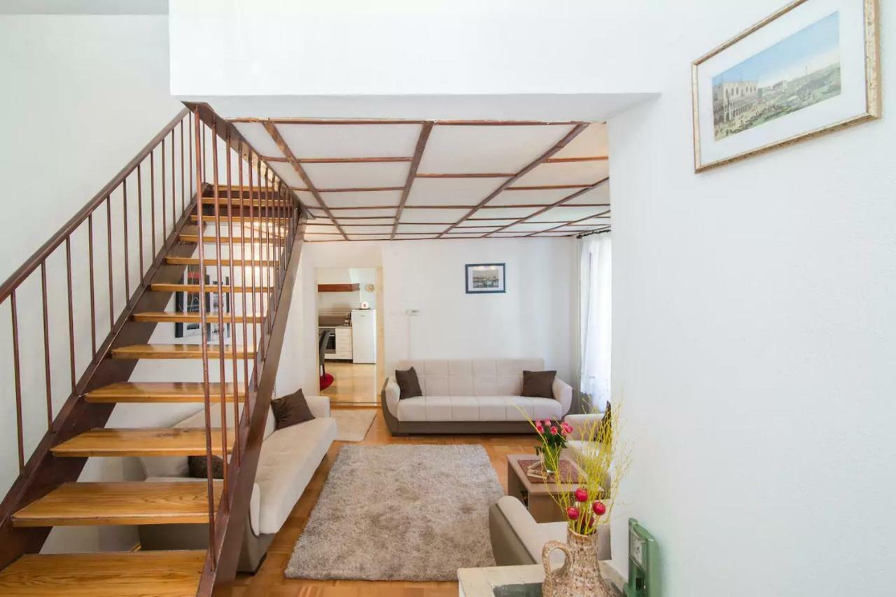 Charming Apartment Копер Екстериор снимка