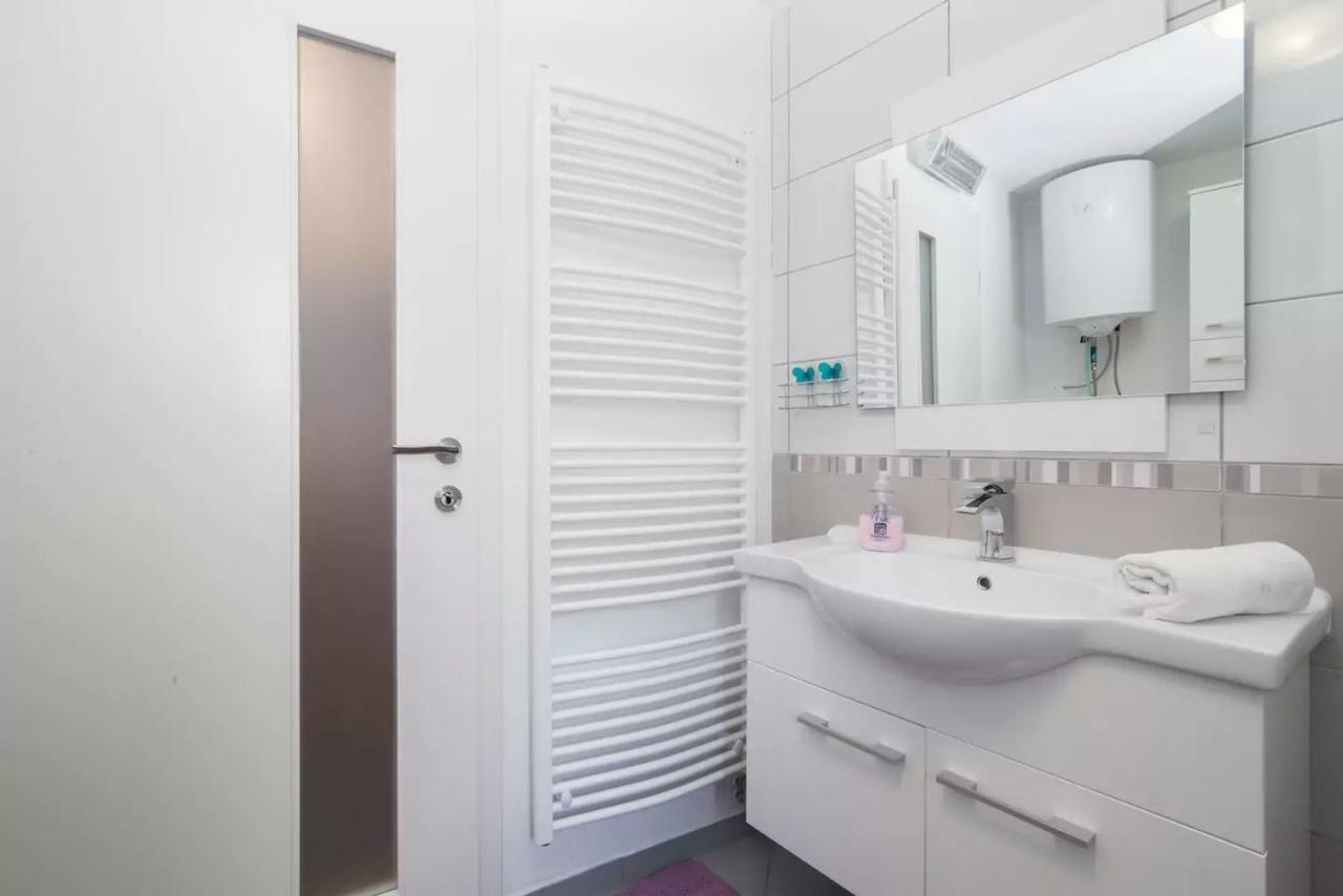 Charming Apartment Копер Екстериор снимка