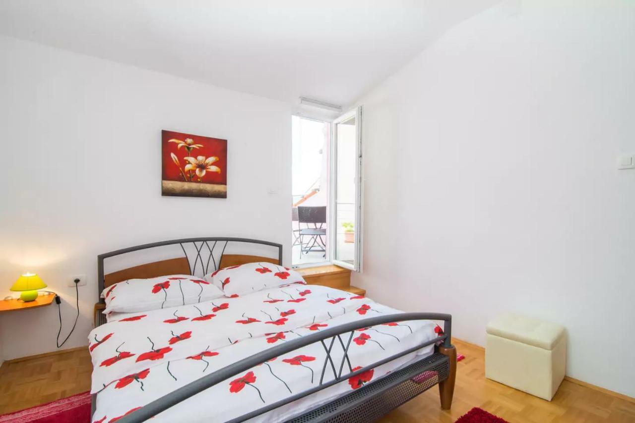 Charming Apartment Копер Екстериор снимка